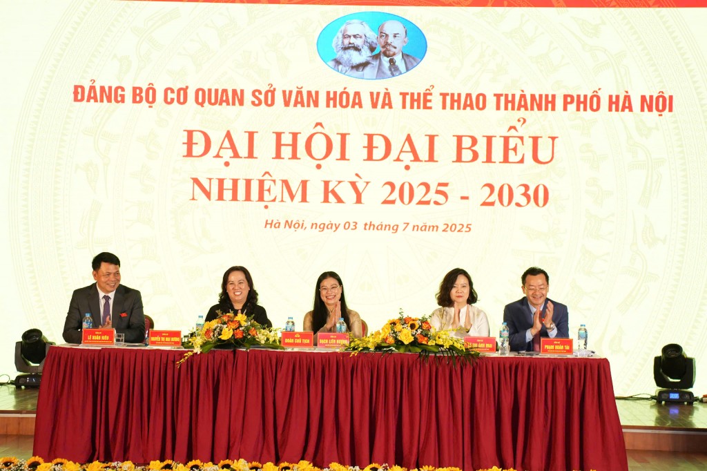 Đoàn Chủ tịch điều hành Đại hội