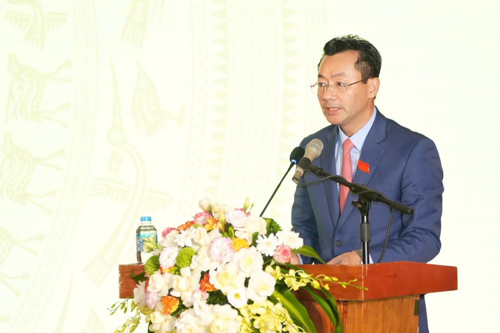 đồng chí Phạm Xuân Tài - Phó Bí thư Đảng ủy, Phó Giám đốc Sở Văn hóa và Thể thao Hà Nội báo cáo kết quả thực hiện nhiệm vụ nhiệm kì 