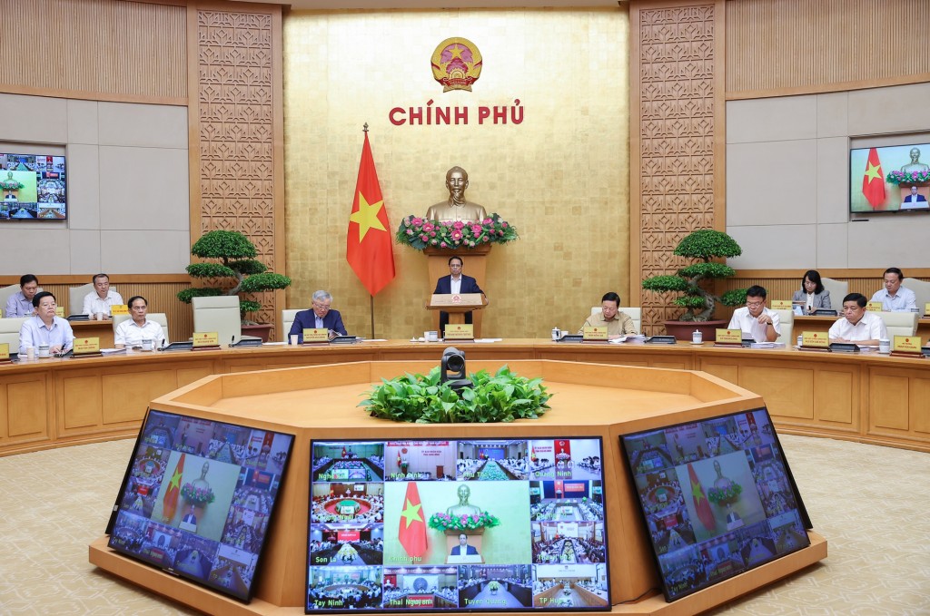 Thủ tướng đề nghị các đại biểu tập trung đánh giá công tác chỉ đạo, điều hành của Chính phủ, Thủ tướng Chính phủ, các bộ, ngành, địa phương; xác định rõ các nhiệm vụ, giải pháp trọng tâm trong tháng 7, quý III và năm 2025 để hoàn thành mục tiêu, nhiệm vụ của năm 2025 và cả nhiệm kỳ - Ảnh: VGP/Nhật Bắc