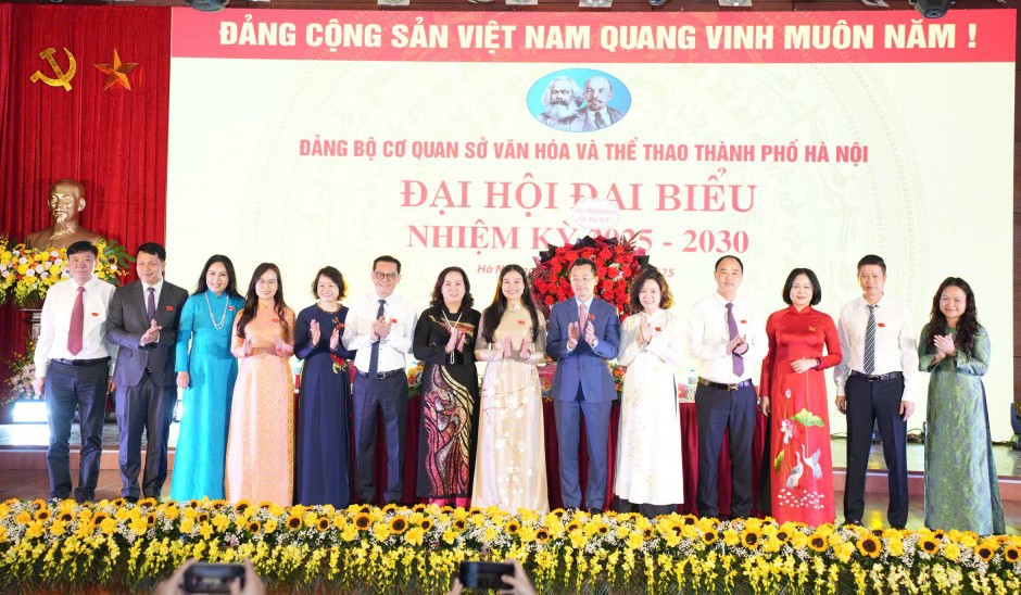 Ban Chấp hành Đảng bộ Sở Văn hóa và Thể thao Hà Nội nhiệm kì 2025 - 2030 ra mắt Đại hội