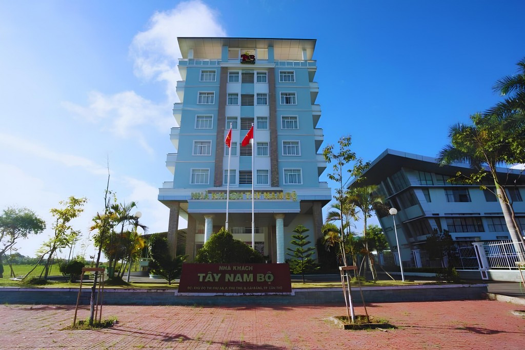 Nhà khách Tây Nam Bộ cách trung tâm hành chính TP Cần Thơ khoảng 3 kmẢnh: INT