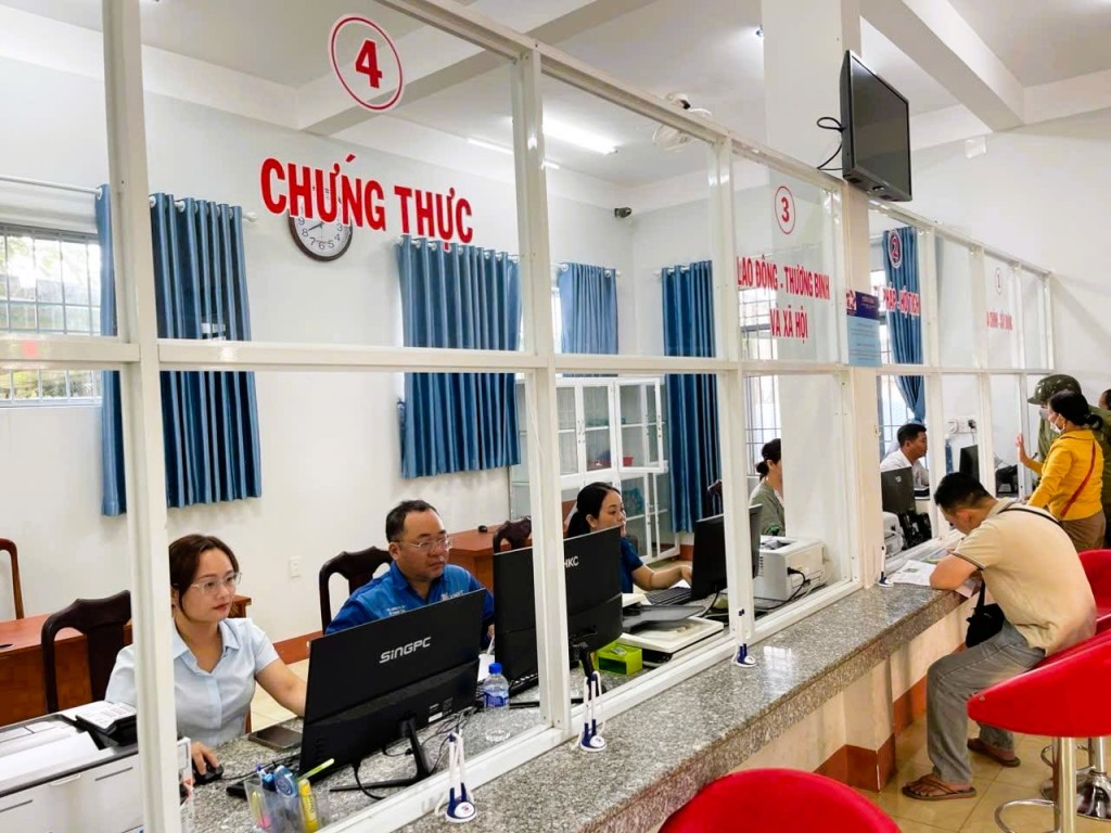 Hơn 100 đội hình tình nguyện hỗ trợ vận hành chính quyền hai cấp