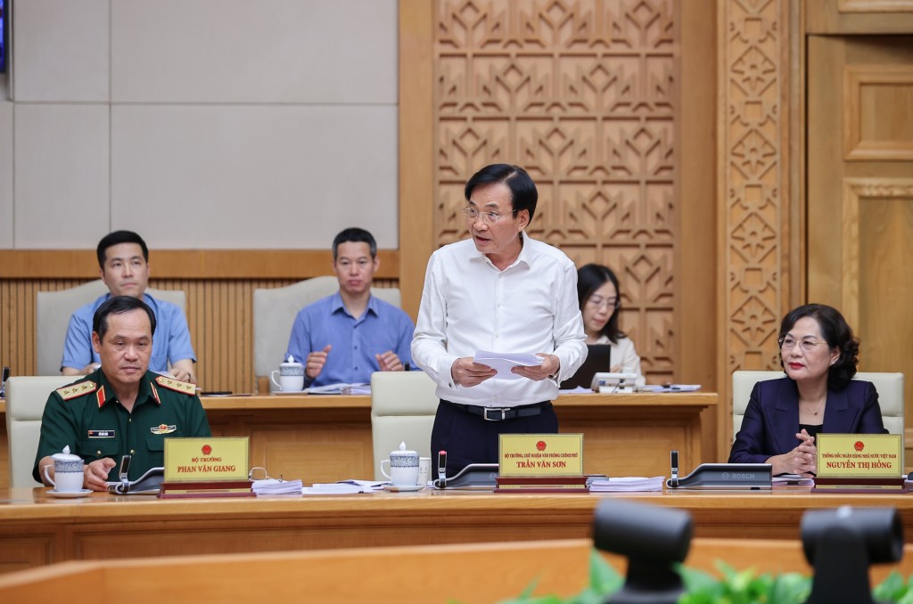 Bộ trưởng, Chủ nhiệm Văn phòng Chính phủ Trần Văn Sơn phát biểu tại phiên họp - Ảnh: VGP/Nhật Bắc