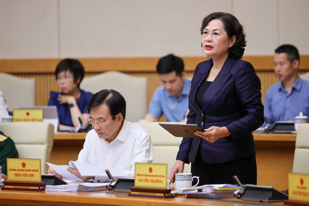 Thống đốc Ngân hàng Nhà nước Nguyễn Thị Hồng phát biểu tại phiên họp - Ảnh: VGP/Nhật Bắc