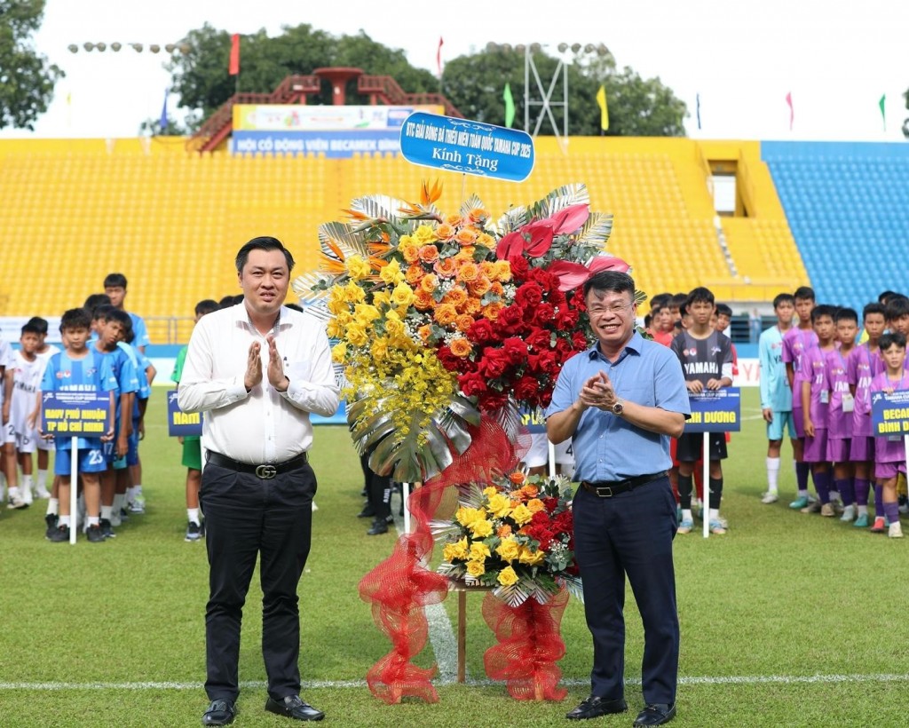 Sôi nổi khai mạc Giải Bóng đá Thiếu niên (U13) toàn quốc Yamaha Cup 2025