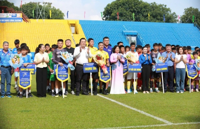 Sôi nổi khai mạc Giải Bóng đá Thiếu niên (U13) toàn quốc Yamaha Cup 2025
