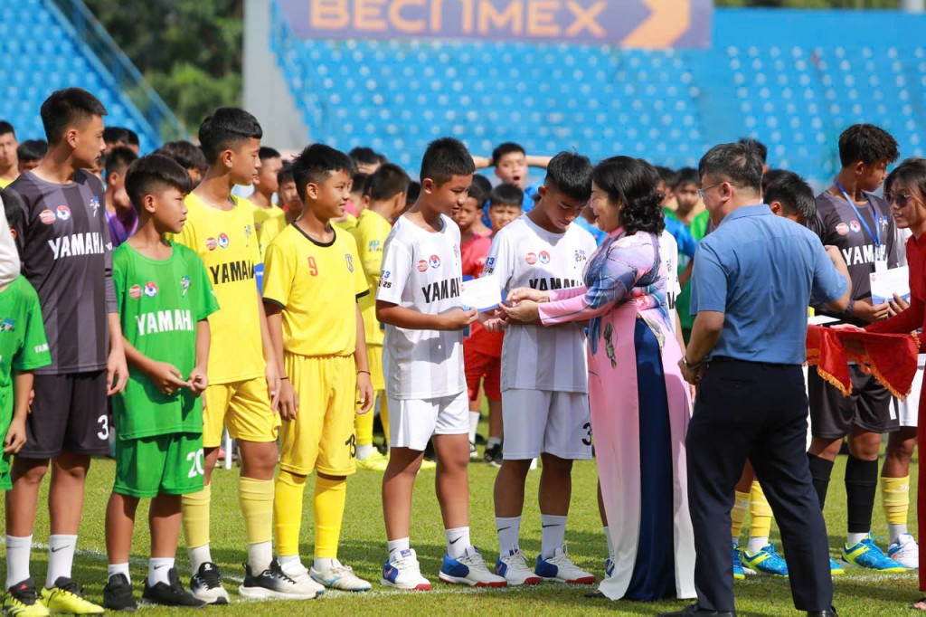 Sôi nổi khai mạc Giải Bóng đá Thiếu niên (U13) toàn quốc Yamaha Cup 2025