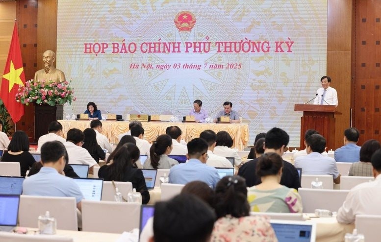  Bộ trưởng, Chủ nhiệm Văn phòng Chính phủ Trần Văn Sơn chủ trì buổi họp báo Chính phủ thường kỳ tháng 6/2025.