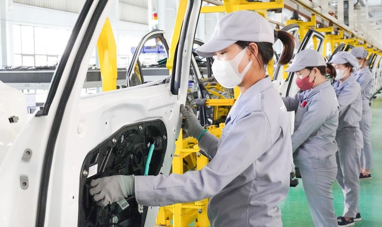 Pháp luật về hợp đồng lao động trong xu hướng phát triển kinh tế nền tảng ở Việt Nam