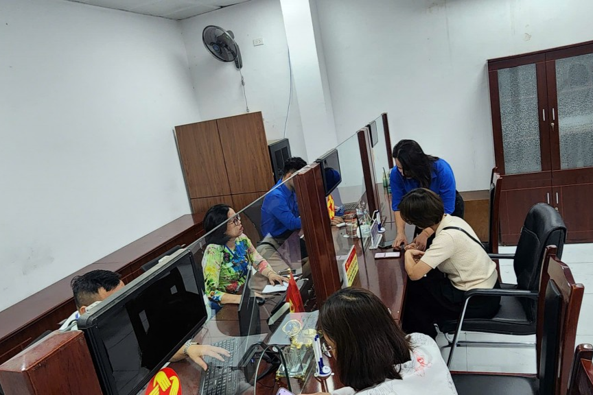 Thanh niên Thủ đô mở cao điểm hỗ trợ làm thủ tục hành chính