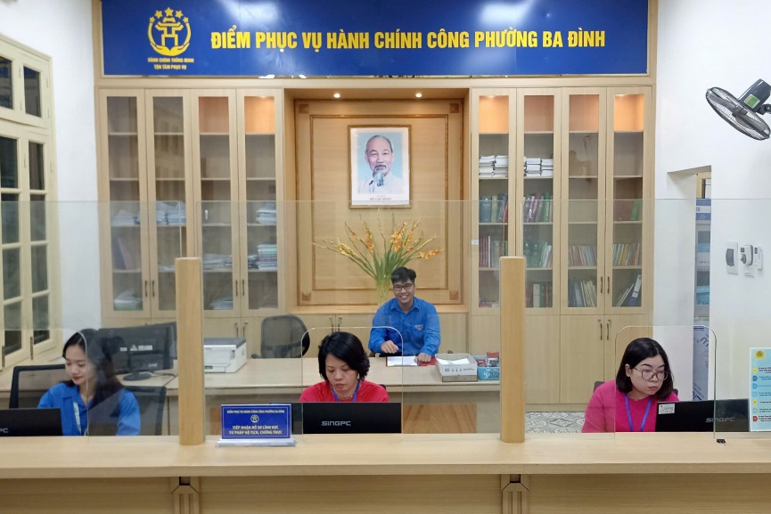 Thanh niên Thủ đô mở cao điểm hỗ trợ làm thủ tục hành chính