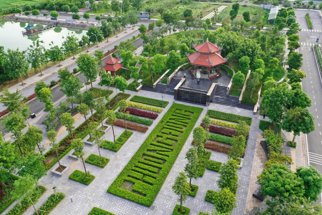 Phương Đông là đơn vị y tế tư nhân hiếm hoi sở hữu không gian cây xanh rộng lớn, nơi thiên nhiên trở thành liệu pháp hỗ trợ quá trình điều trị