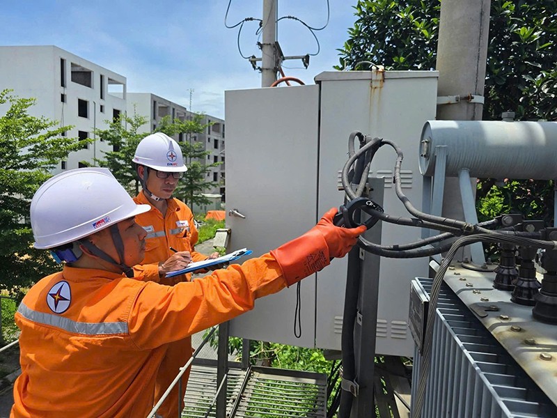Ngày 2/6, sản lượng tiêu thụ điện lập kỷ lục với 373,6 triệu kWh trong một ngày