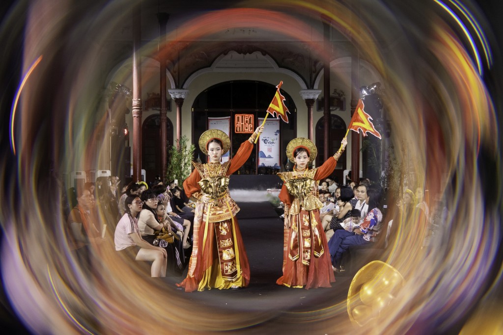 Khánh An, Bảo Vy hóa thân thành nhân vật Hai Bà Trưng