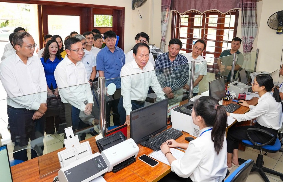 Lãnh đạo Hải Phòng kiểm tra hoạt động tại nhiều xã, phường mới