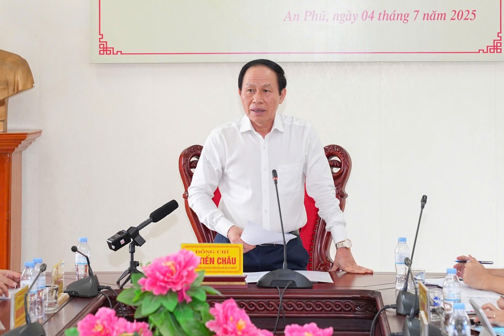 Uỷ viên Trung ương Đảng, Bí thư thành uỷ Hải Phòng Lê Tiến Châu 