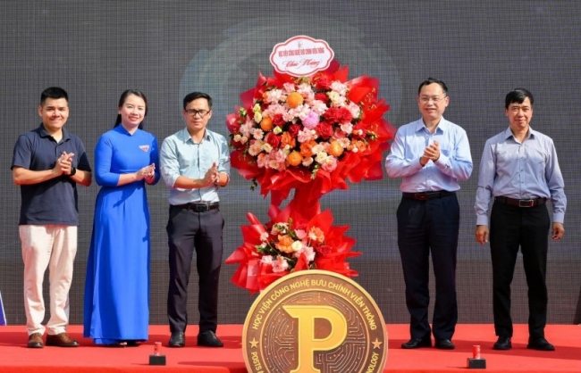 Trường đại học đầu tiên ra mắt Hệ thống Tín chỉ xanh P-Coin