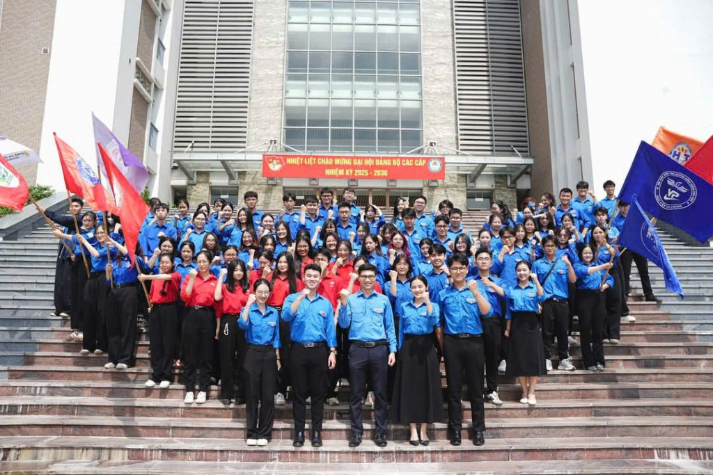 Sinh viên Học viện Tài chính ra quân Chiến dịch Thanh niên tình nguyện hè