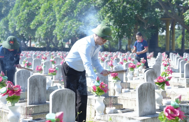 Hành trình về nguồn tưởng nhớ công ơn các Anh hùng liệt sĩ