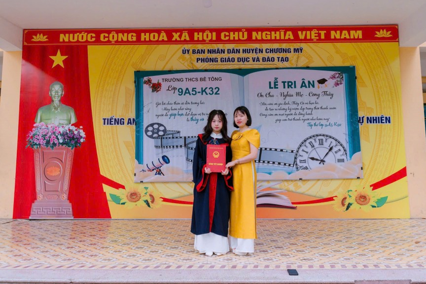 Bố mẹ luôn đồng hành cùng Khánh Quỳnh 