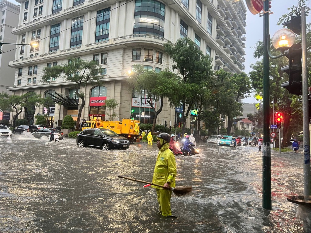 Ứng dụng công nghệ giải quyết bài toán úng ngập mùa mưa bão