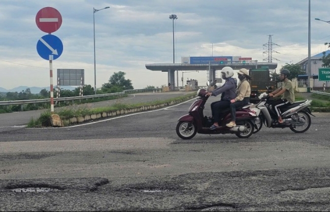 Đà Nẵng: Tỉnh lộ 609 tái diễn tình trạng hư hỏng cần sửa chữa