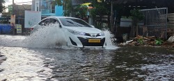 Đà Nẵng: Sau trận mưa giông, Tỉnh lộ 607B bị ngập cục bộ