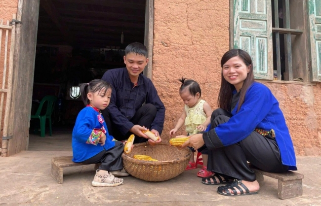 Hành trình bền bỉ của nữ cán bộ người dân tộc Nùng