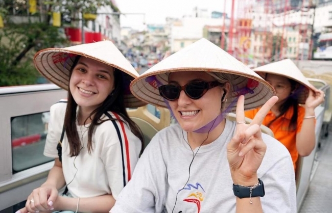 Việt Nam đón gần 10,7 triệu lượt khách quốc tế