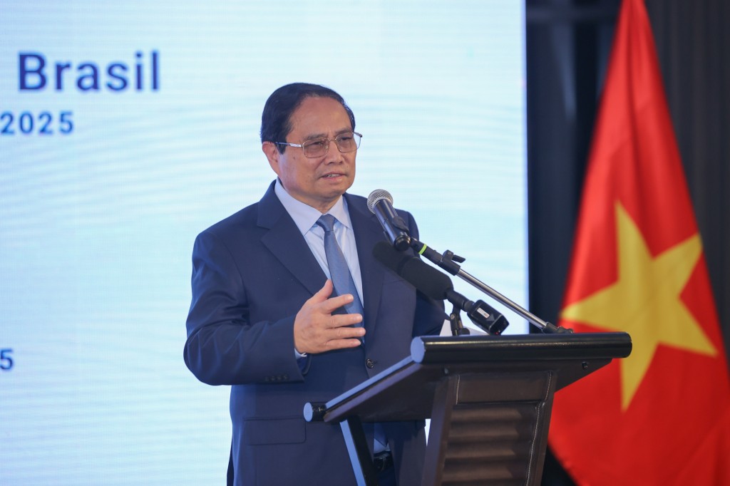 Thủ tướng mong muốn và kêu gọi các doanh nghiệp góp phần cụ thể hóa nền tảng chính trị - ngoại giao rất tốt đẹp giữa hai nước thành các biện pháp kinh tế, kết nối doanh nghiệp, kết nối hai nền kinh tế - Ảnh: VGP/Nhật Bắc