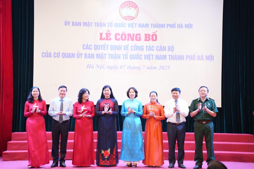 Công bố các quyết định công tác cán bộ của Mặt trận Hà Nội