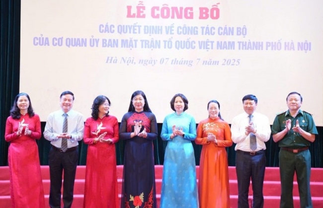 Công bố các quyết định công tác cán bộ của Mặt trận Hà Nội