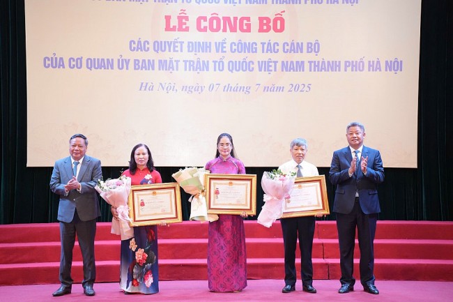 Công bố các quyết định công tác cán bộ của Mặt trận Hà Nội