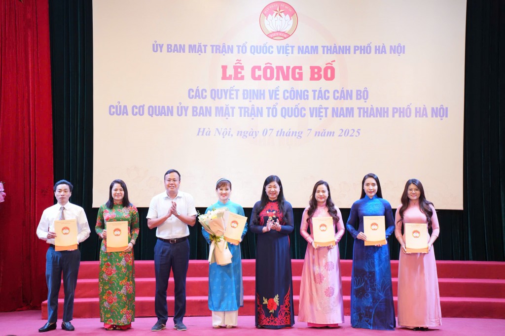 Công bố các quyết định công tác cán bộ của Mặt trận Hà Nội