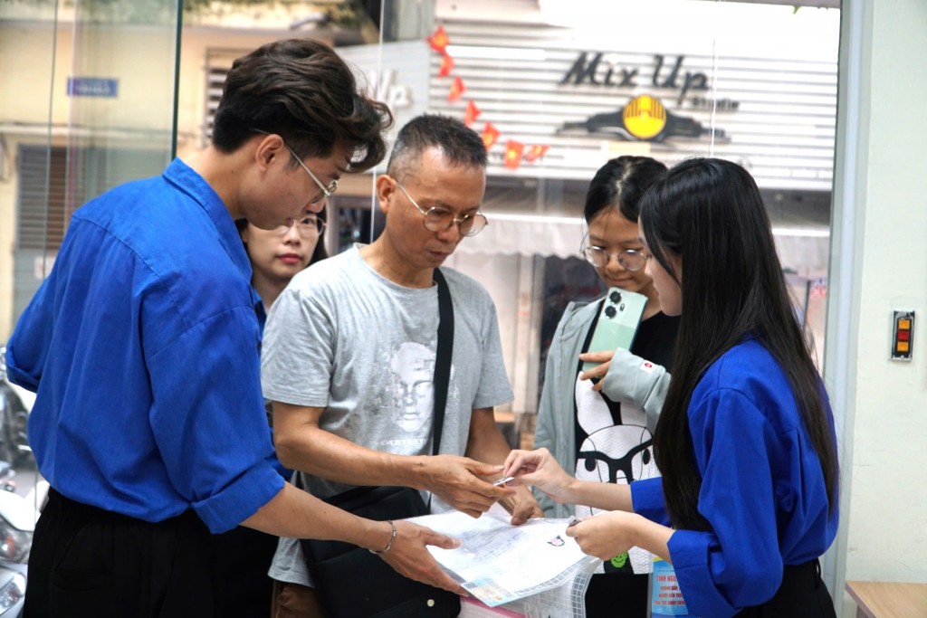 Tình nguyện đồng hành vì sự hài lòng của người dân