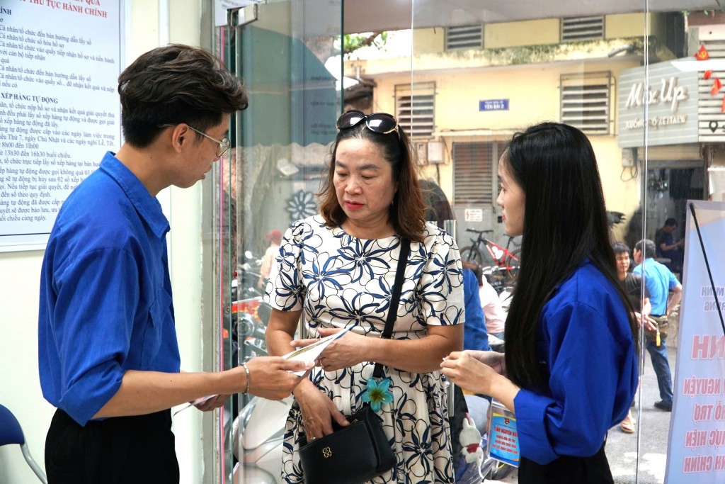 Tình nguyện đồng hành vì sự hài lòng của người dân