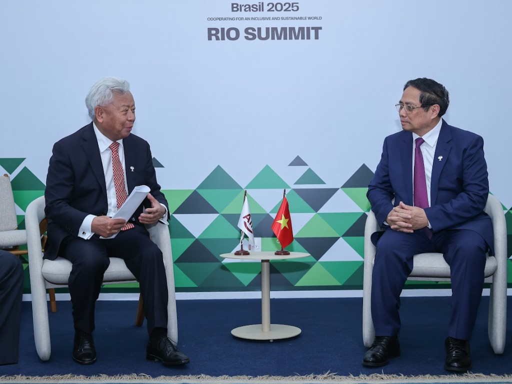 Thủ tướng đề nghị AIIB tiếp tục hỗ trợ Việt Nam huy động nguồn lực thực hiện các dự án lớn như tuyến đường sắt khổ tiêu chuẩn Lào Cai - Hà Nội - Hải Phòng - Ảnh: VGP/Nhật Bắc