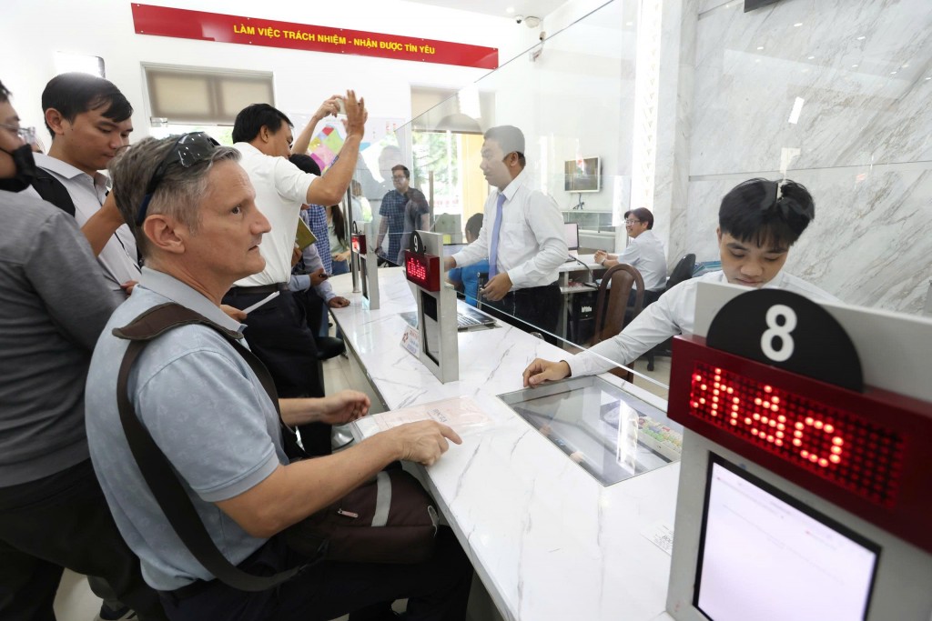 Phường Sài Gòn luôn lắng nghe ý kiến của người dân để cải tiến chất lượng phục vụ