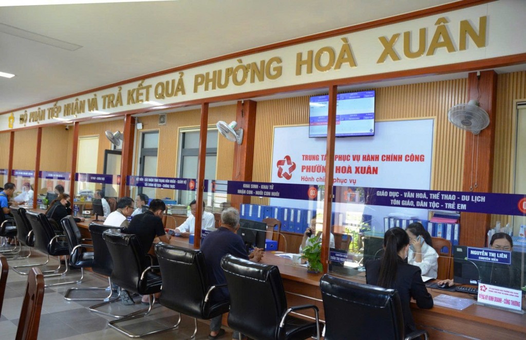Để giải quyết kịp thời kiến nghị của người dân, Trung tâm phục vụ hành chính công phường Hòa Xuân đã lập nhóm Zalo để điều phối công việc