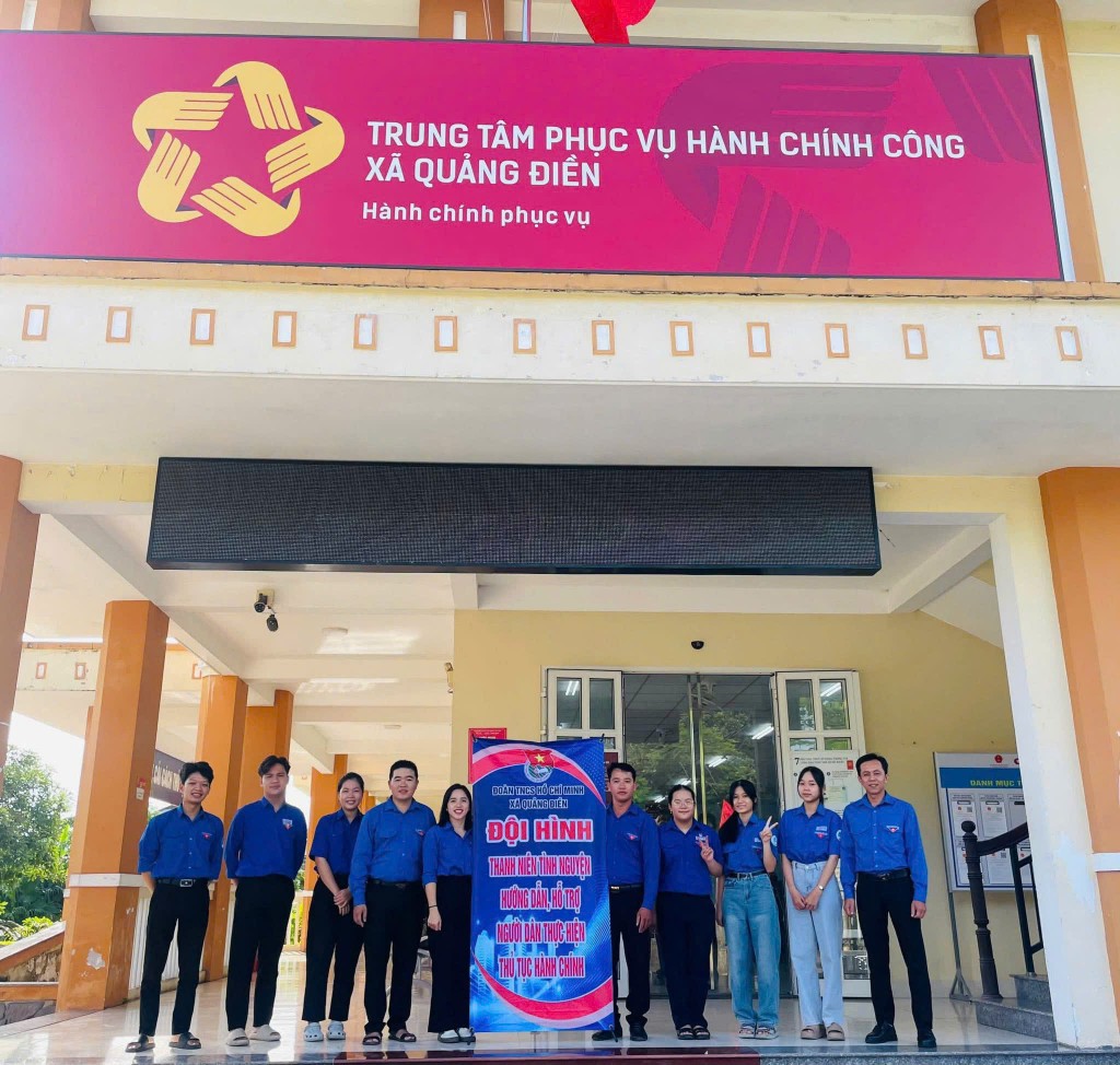 Hơn 1.200 đoàn viên, thanh niên thuộc 40 đội hình tình nguyện tại TP Huế đã đồng loạt ra quân hỗ trợ vận hành mô hình chính quyền địa phương 2 cấp 