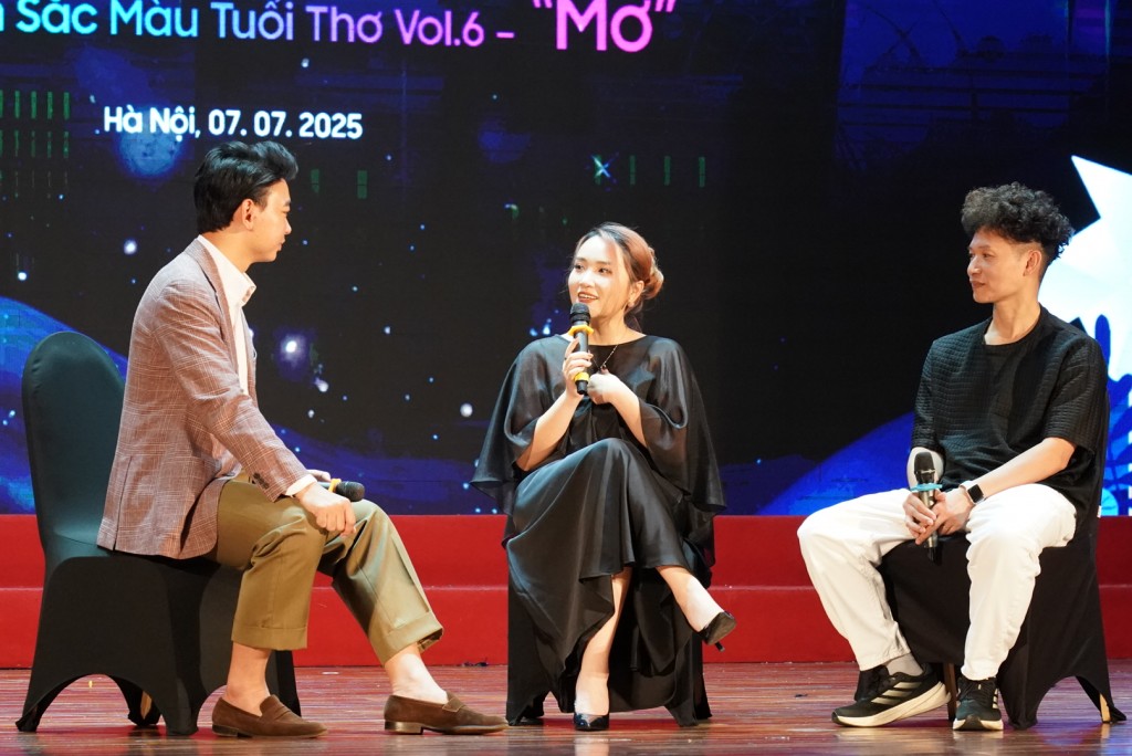 Gần 100 vũ công biểu diễn tại vũ kịch 