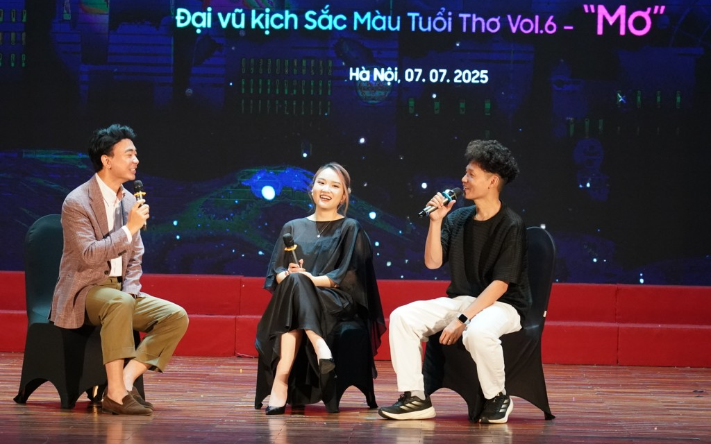 Gần 100 vũ công biểu diễn tại vũ kịch 