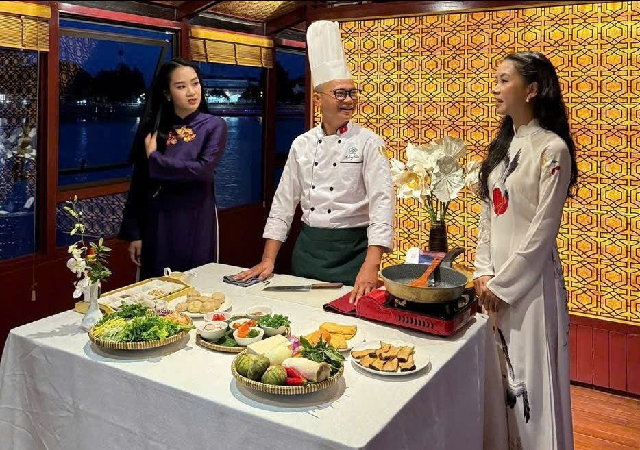 Để đưa ẩm thực chay đến gần hơn với mọi người, nghệ nhân Ngô Văn Tân đã tích cực hợp tác với các đài truyền hình và tạp chí trong nước, thực hiện nhiều chương trình hướng dẫn nấu ăn và chia sẻ kinh nghiệm về ẩm thực chay truyền thống.