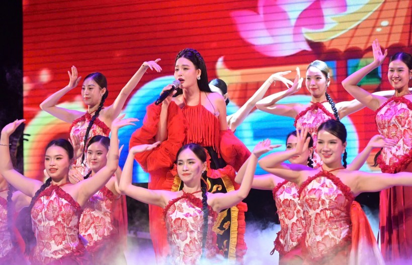 Phát huy giá trị văn hóa dân gian trong biểu diễn nhạc nhẹ