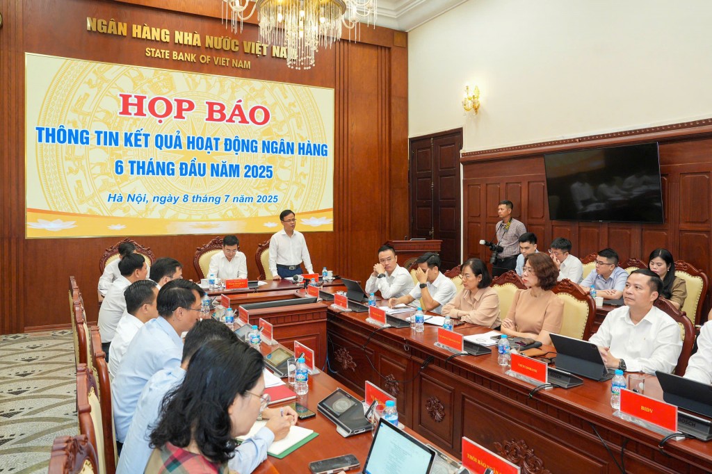 Tín dụng tăng trưởng đột phá 9,9% trong 6 tháng đầu năm