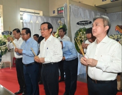 Lãnh đạo TP Hồ Chí Minh viếng các nạn nhân vụ cháy cư xá Độc Lập