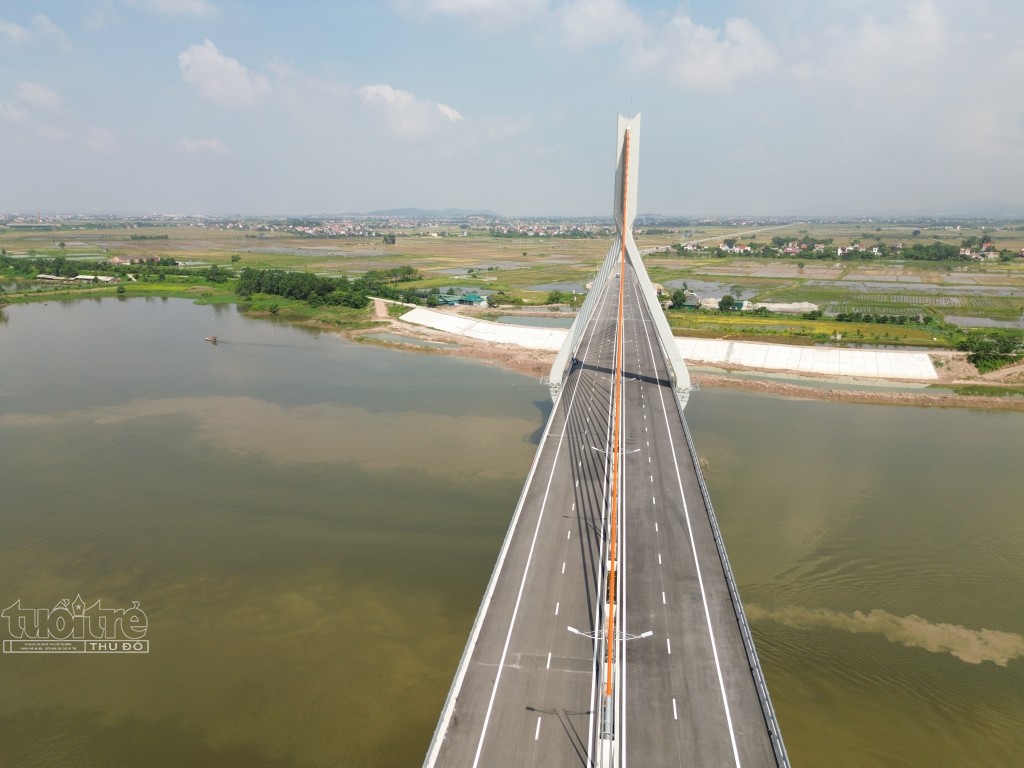 Cận cảnh cầu Đồng Việt nối tỉnh Bắc Ninh với TP Hải Phòng