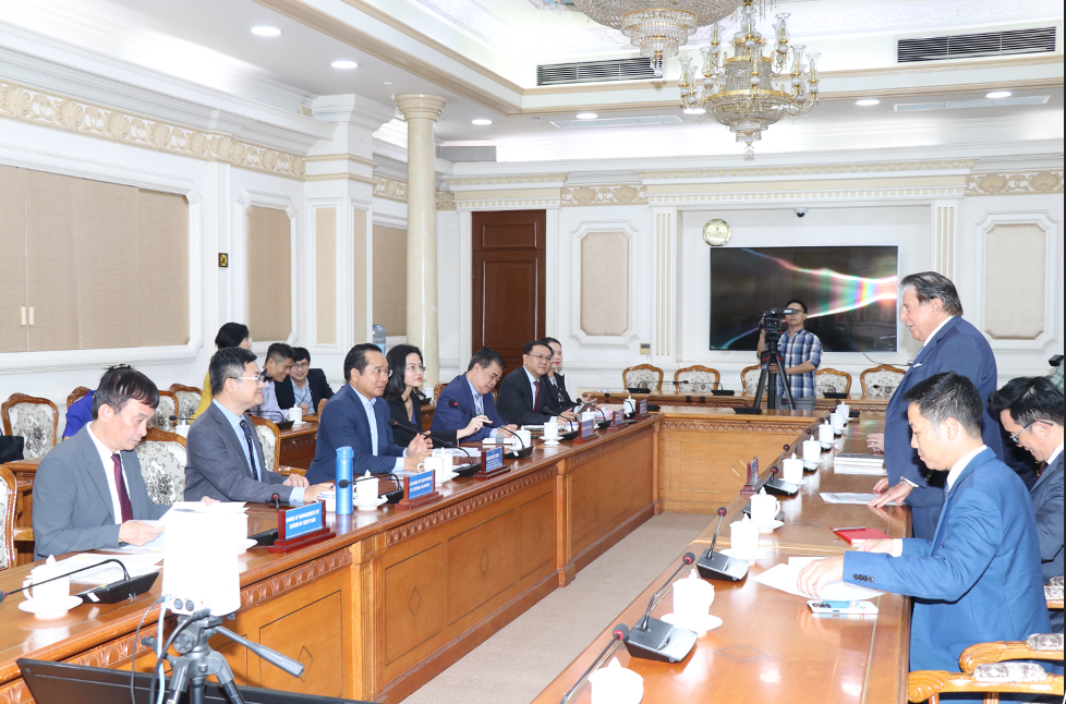 Chủ tịch UBND Thành phố Nguyễn Văn Được tiếp và làm việc với ông Horst Pudwill – Chủ tịch Tập đoàn Techtronic Industries (TTI), ông Horst Geicke – Chủ tịch Ngôi nhà Đức, cùng đại diện các doanh nghiệp Đức đang hoạt động tại thành phố