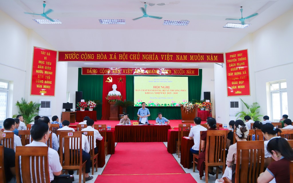 Toàn cảnh