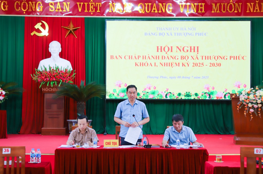 Đồng chí Tạ Hữu Thọ - Bí thư Đảng ủy, Chủ tịch HĐND xã phát biểu chỉ đạo kết luận Hội nghị